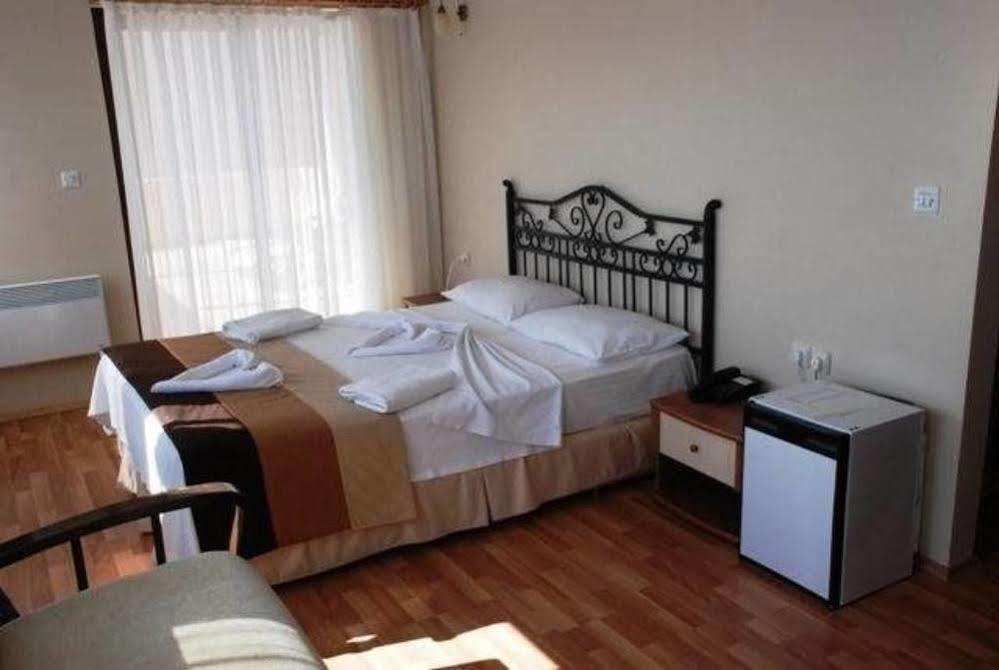 Kerman Hotel Çeşme Exteriör bild